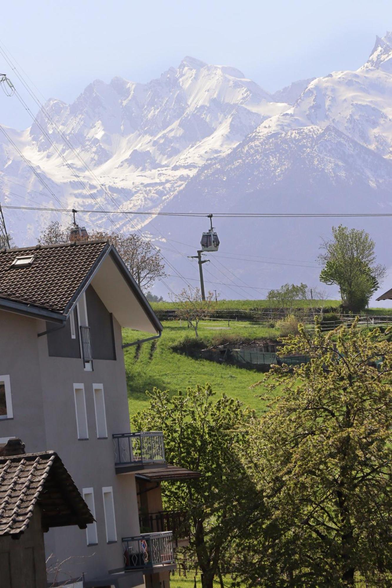 Lo Barbaboc Aparthotel Charvensod Buitenkant foto
