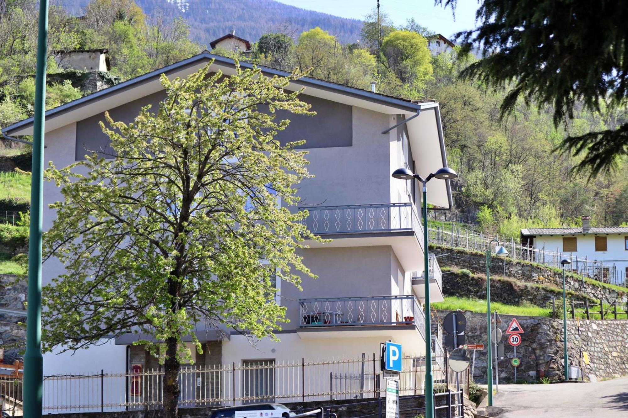 Lo Barbaboc Aparthotel Charvensod Buitenkant foto